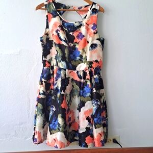 Cute dress with pockets.